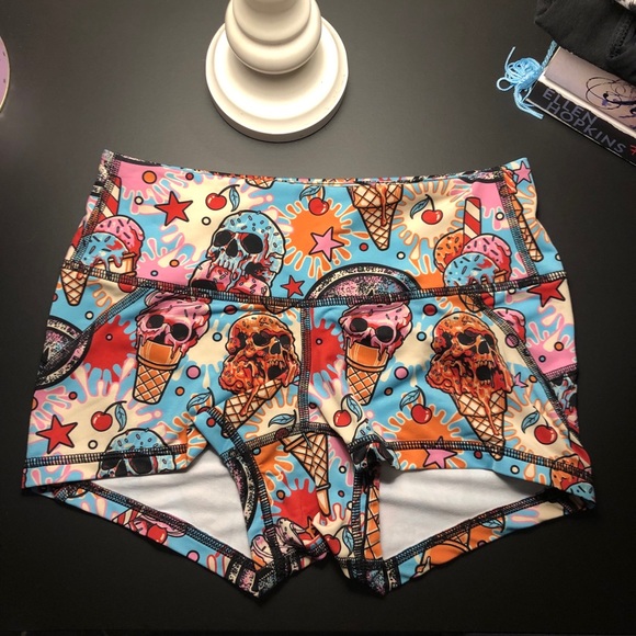 Rogue American Shorts - Picture 1 of 4